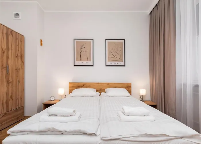 Lewicka 8 By Homeprime *