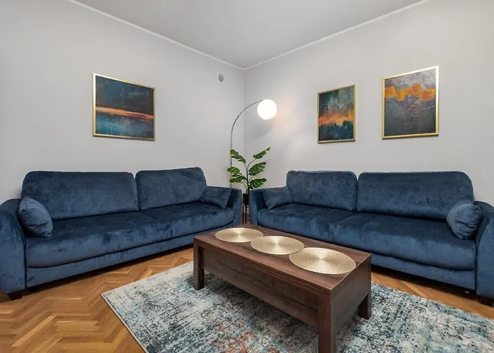 Lewicka 8 By Homeprime *