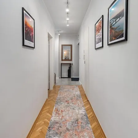 アパート Lewicka 8 By Homeprime