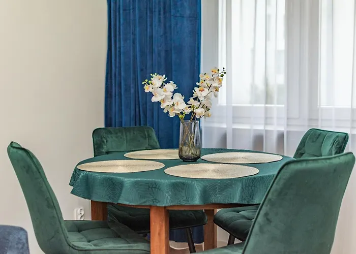 Lewicka 8 By Homeprime *