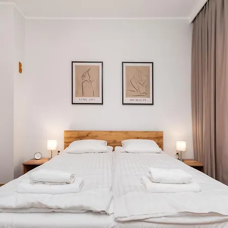 Lewicka 8 By Homeprime *